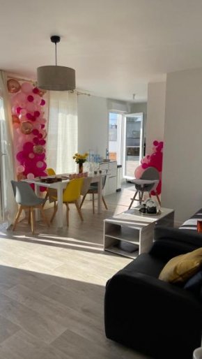 Apparentement proche Paris avec terrasse vue dégagée